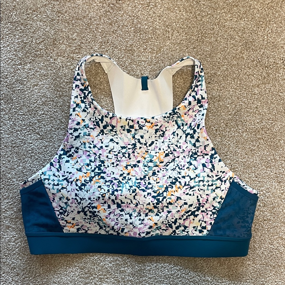 NWOT Brooks Drive 3 Pocket Sports Bra